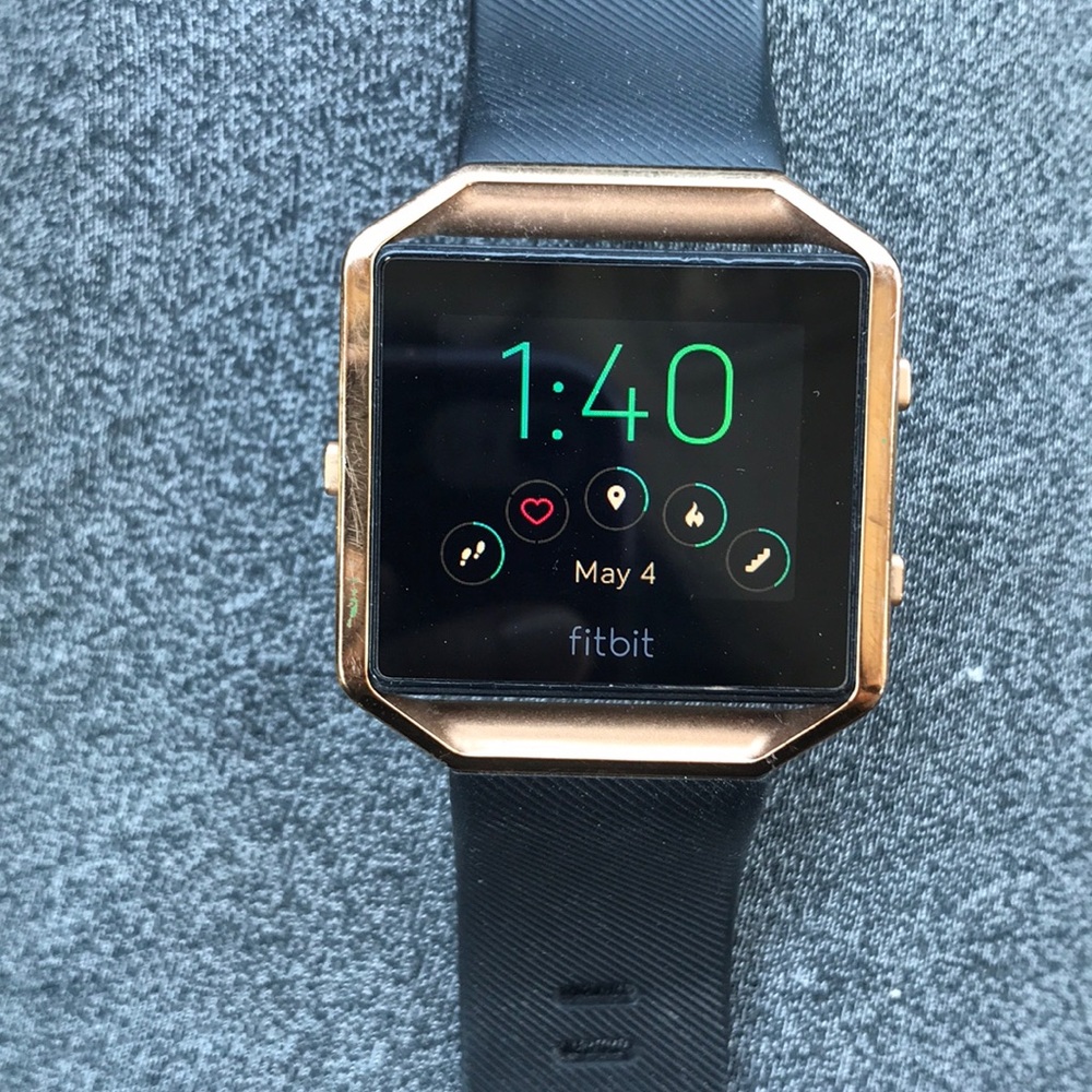 Fitbit Blaze with rose gold/black band